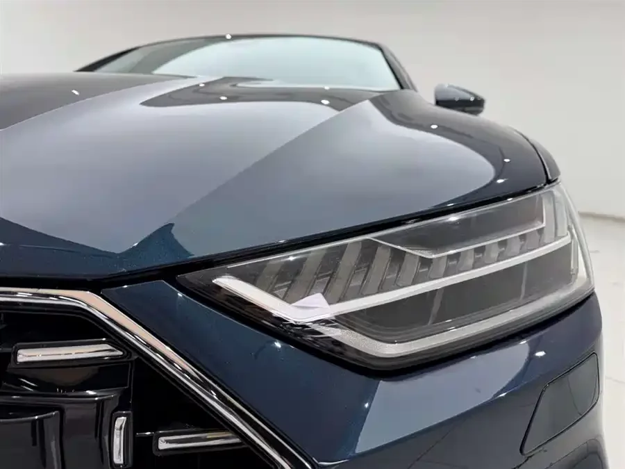 Audi A7L