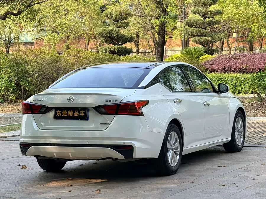Nissan Teana