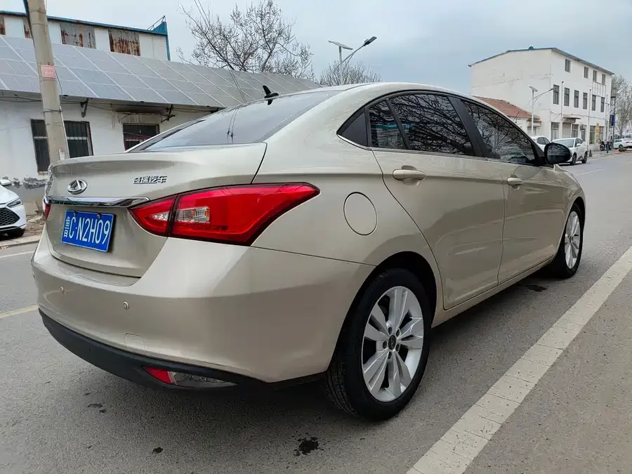 Chery Arrizo 5