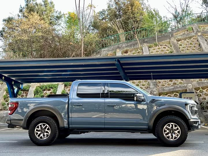 Ford F-150 Raptor