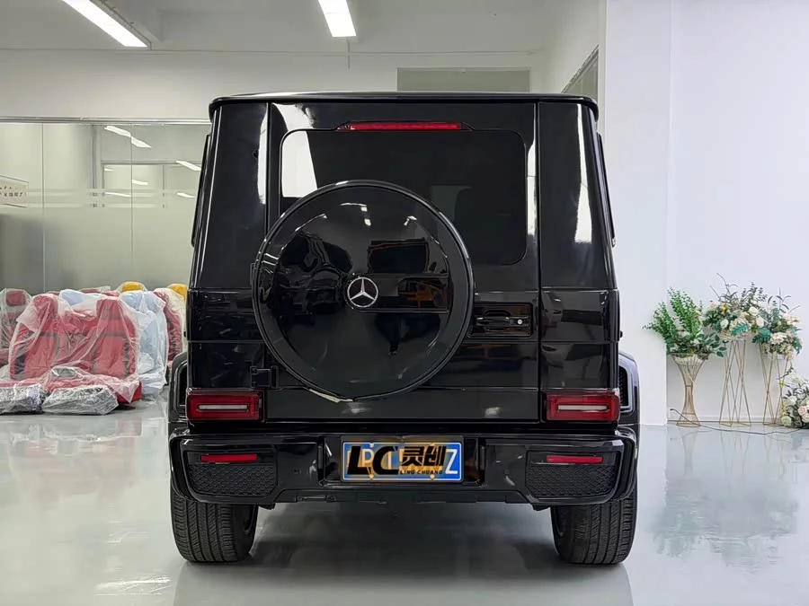 Mercedes Benz G-rated