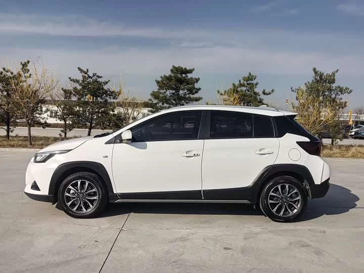 Toyota Yaris L