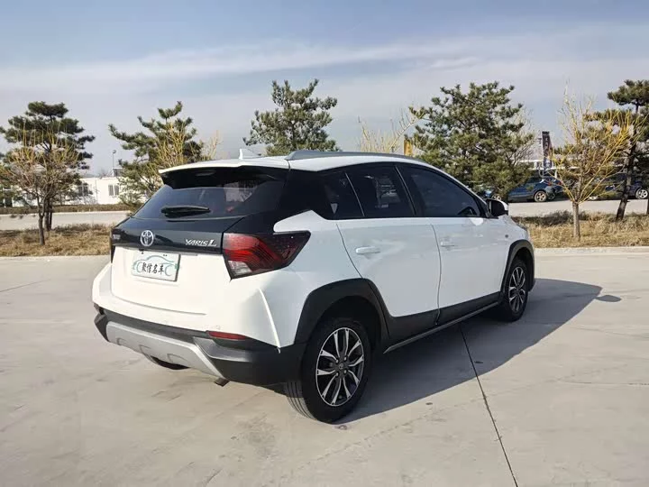 Toyota Yaris L