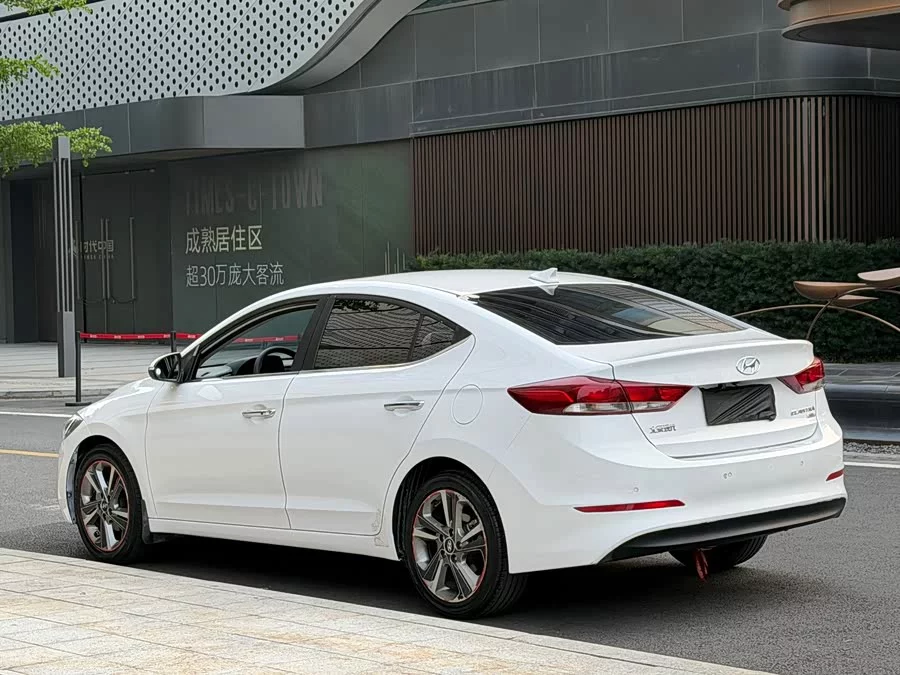 Hyundai elantra