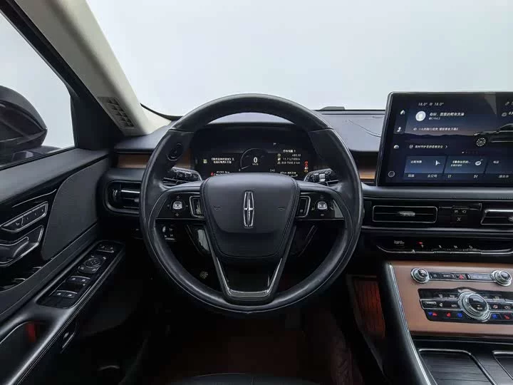 Lincoln aviator