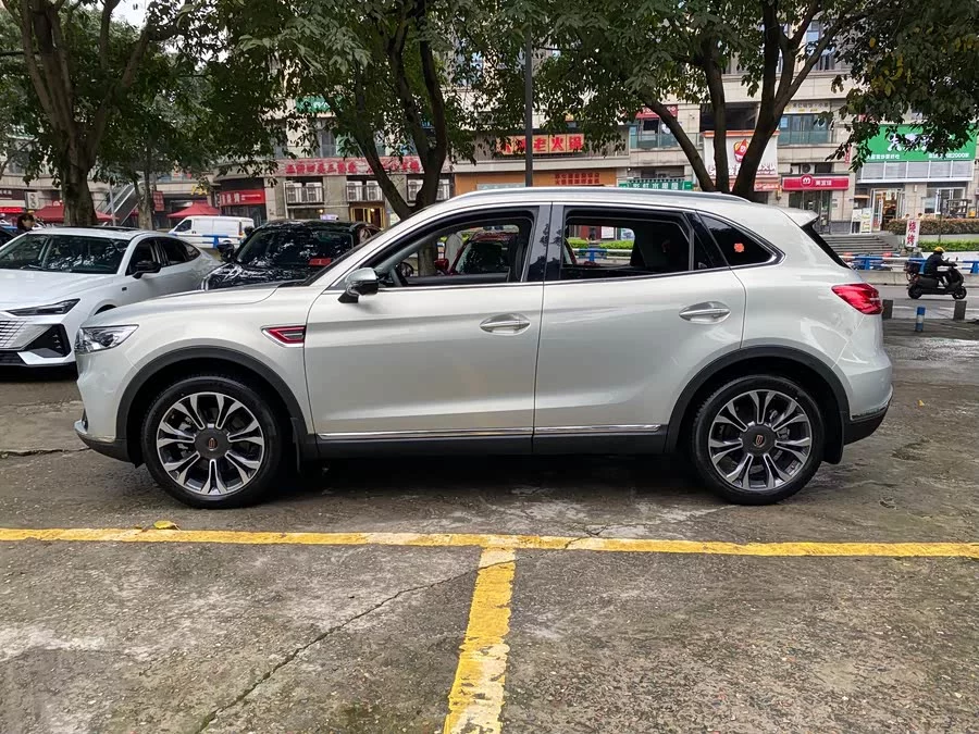 Hongqi HS5