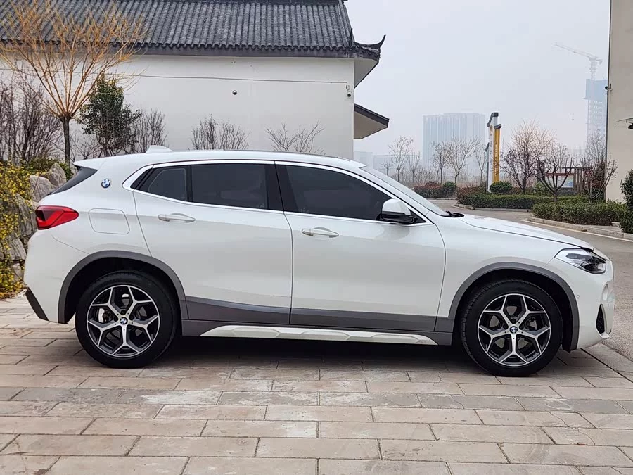 BMW X2