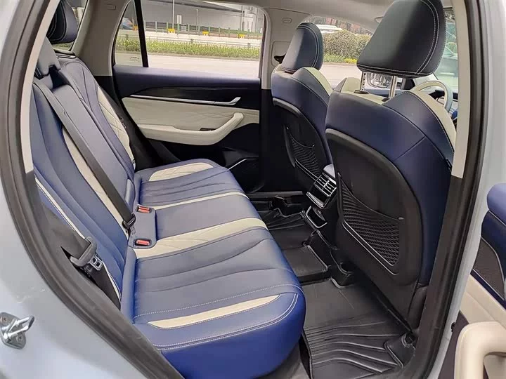 Geely Xingyue L