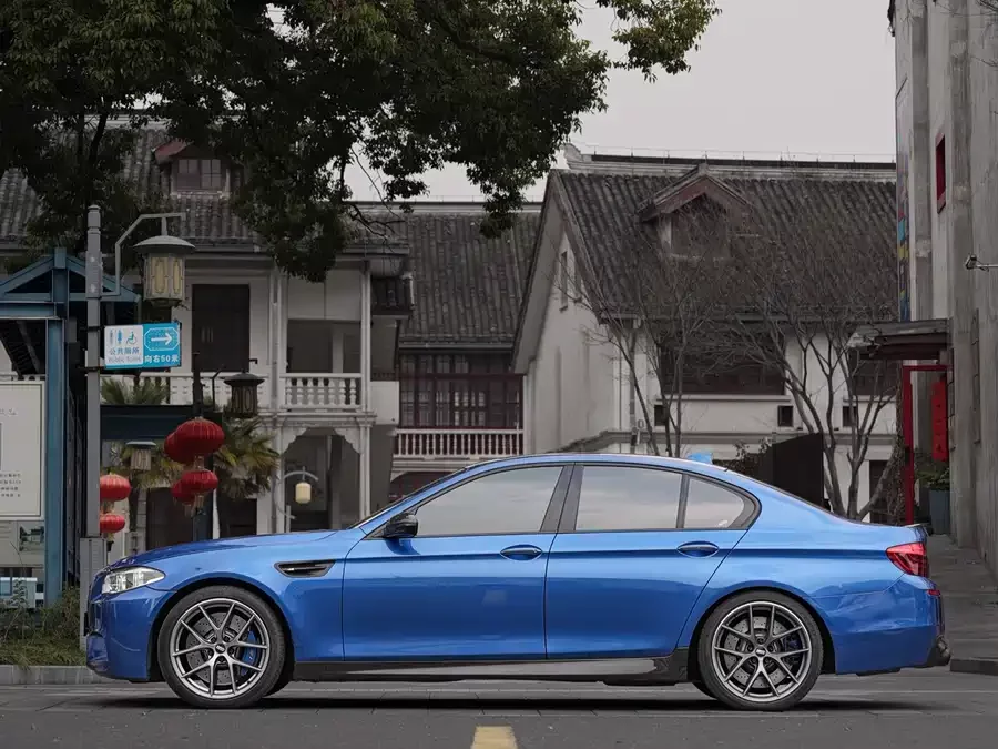 BMW M5