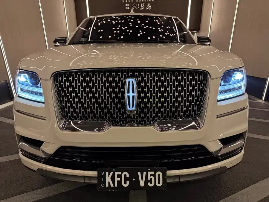 Lincoln Navigator