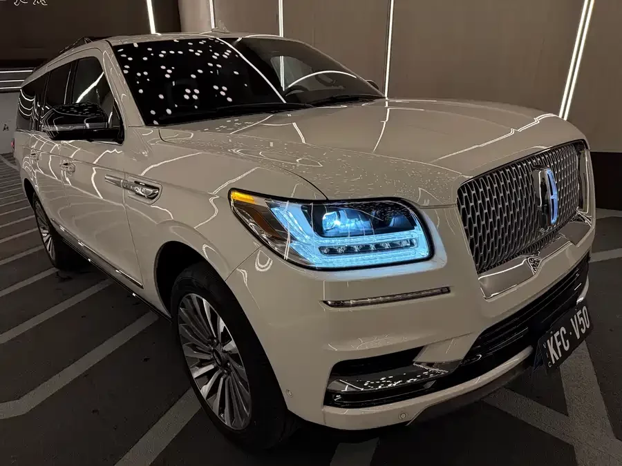 Lincoln Navigator