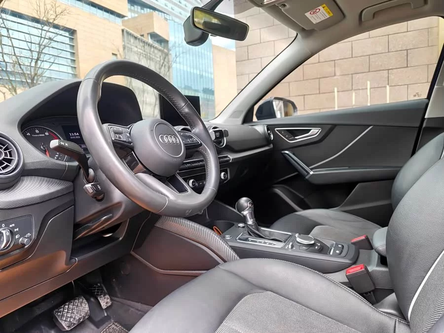 Audi Q2L