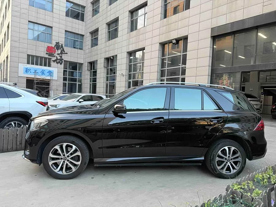 Mercedes Benz GLE (Imported)