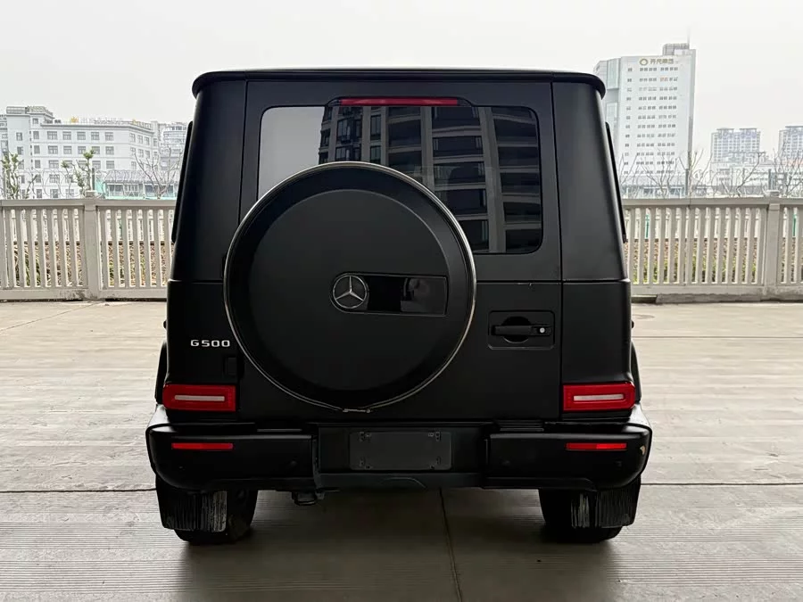 Mercedes Benz G-rated