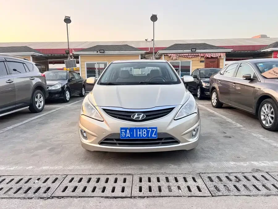 Hyundai Rena