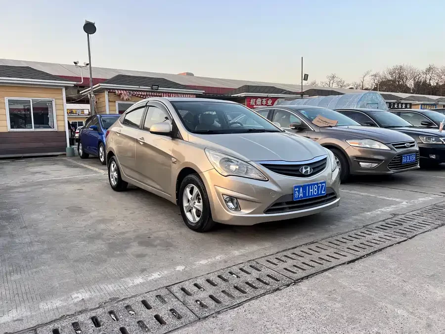 Hyundai Rena