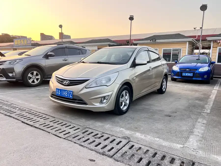 Hyundai Rena