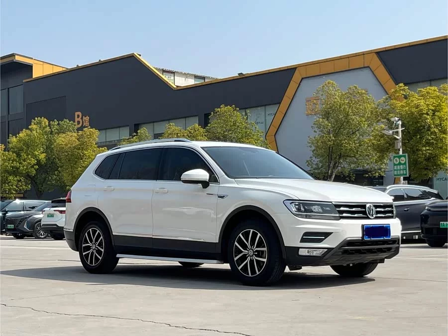 Volkswagen Tiguan L