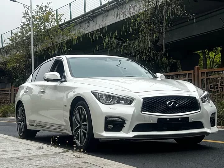 Infiniti Q50L