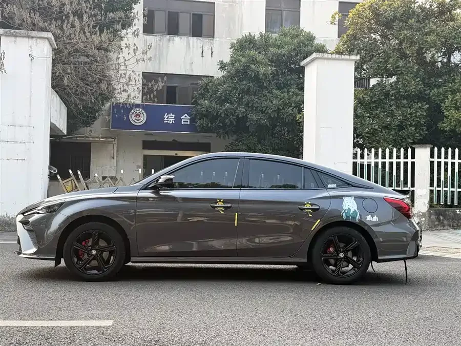 MG 5 Scorpio