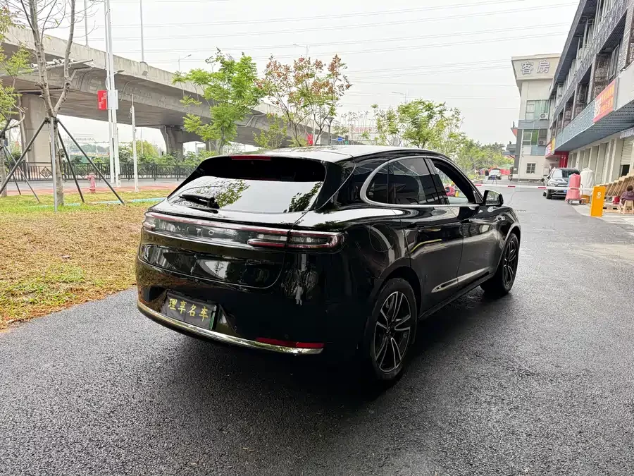 AITO Wenjie M5