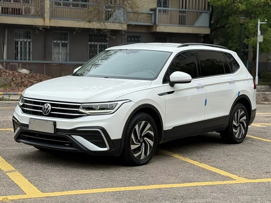 Volkswagen Tiguan L