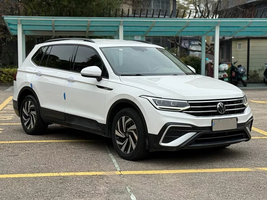 Volkswagen Tiguan L