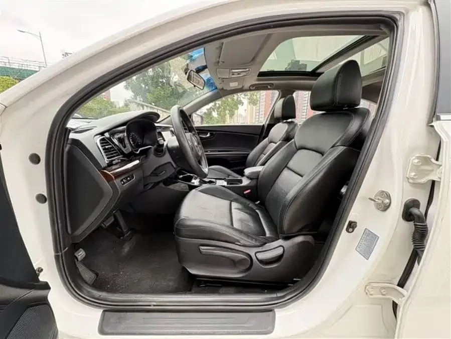 Kia K4