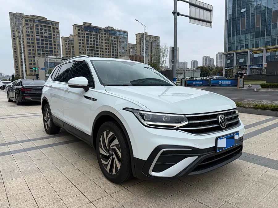 Volkswagen Tiguan L