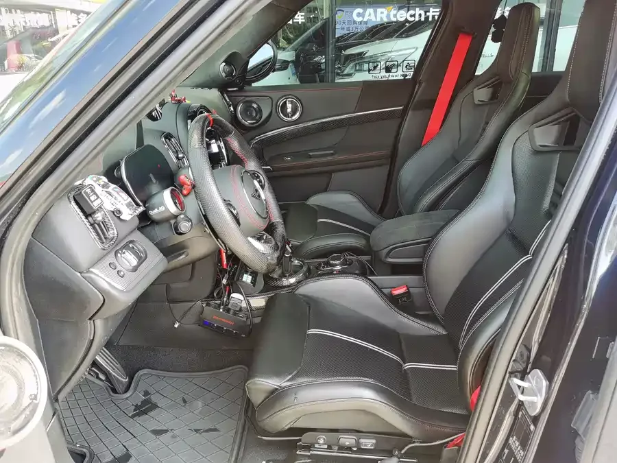 MINI JCW COUNTRYMAN