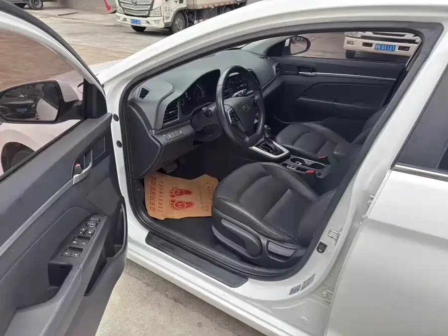 Hyundai elantra