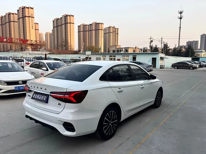 Roewe i5