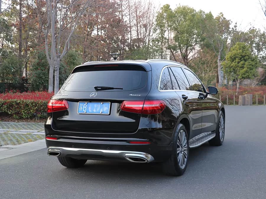 Mercedes Benz GLC