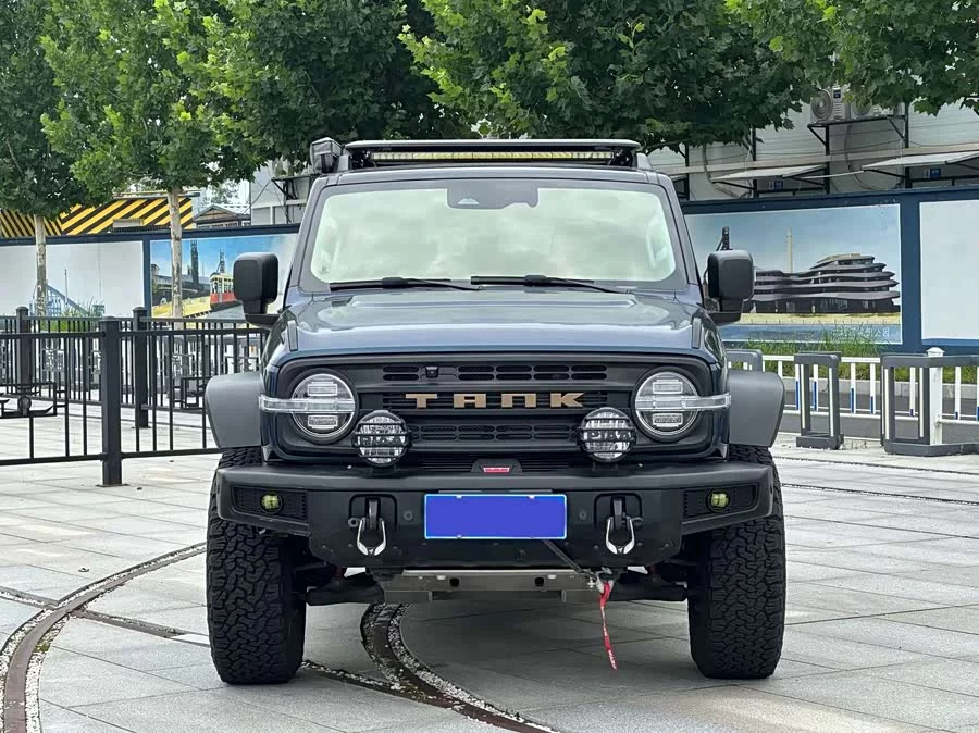 TANK 300