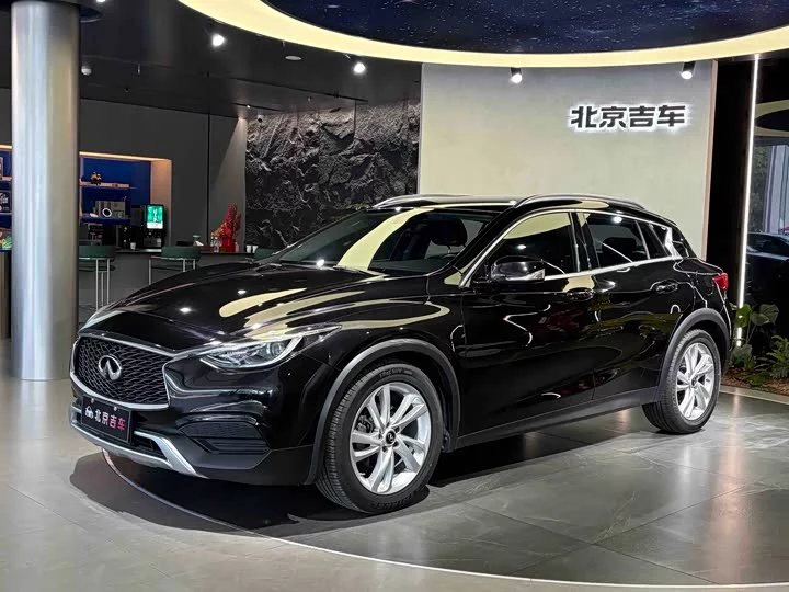 Infiniti QX30
