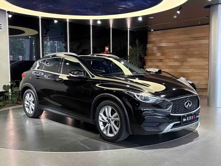 Infiniti QX30