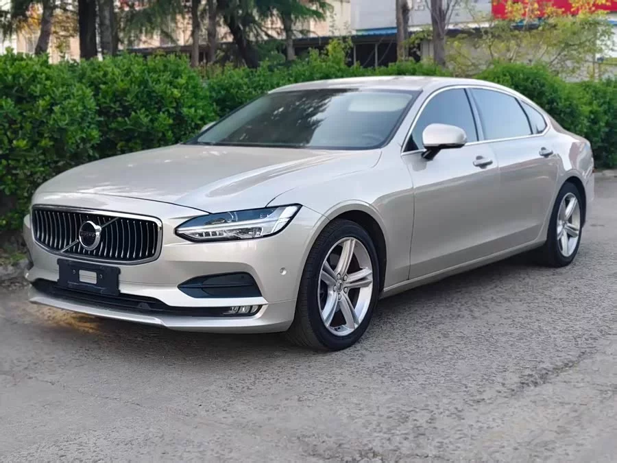 Volvo S90