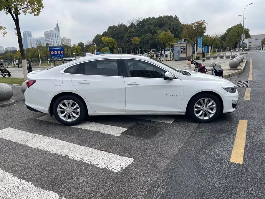Chevrolet Malibu XL