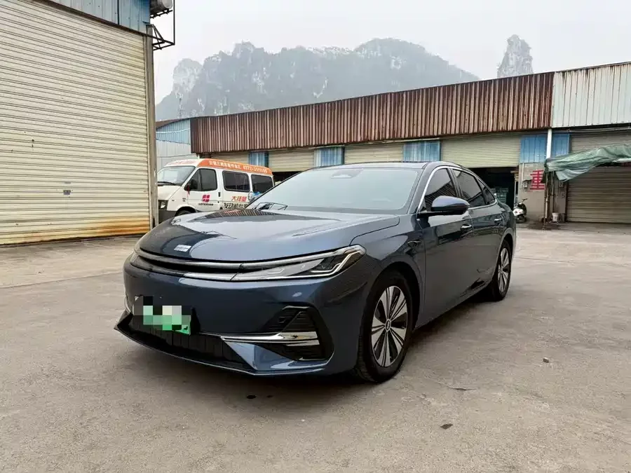 Geely Galaxy A7 EM