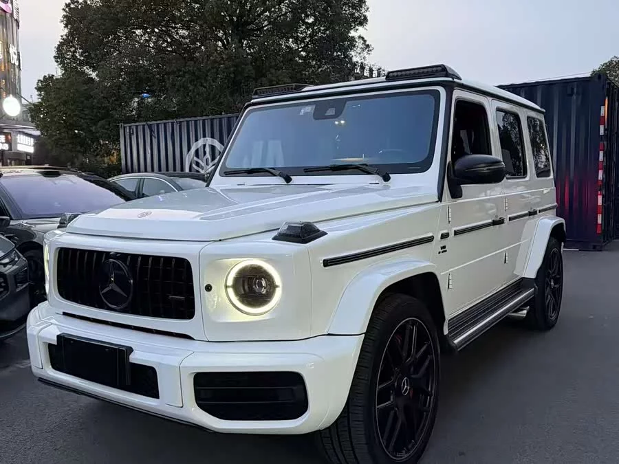 Mercedes Benz G-rated