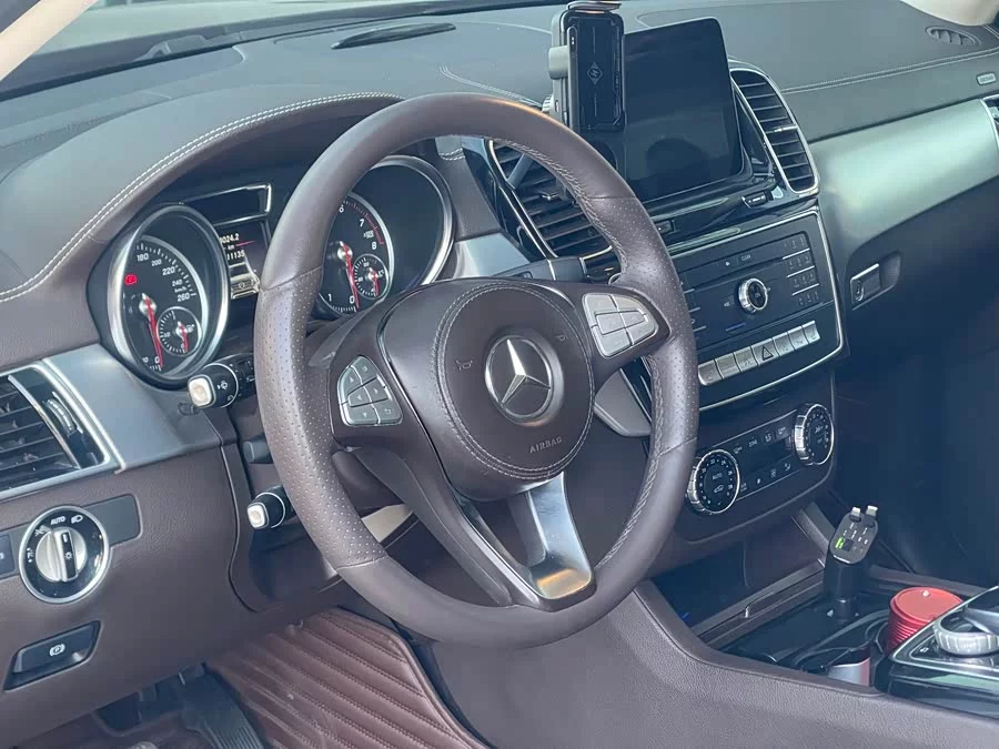 Mercedes Benz GLS