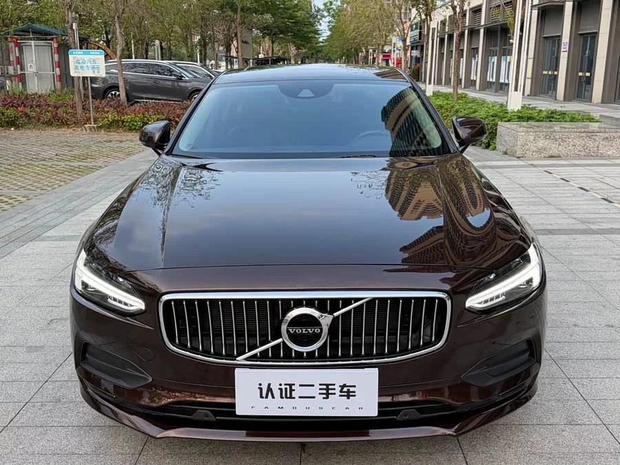 Volvo S90