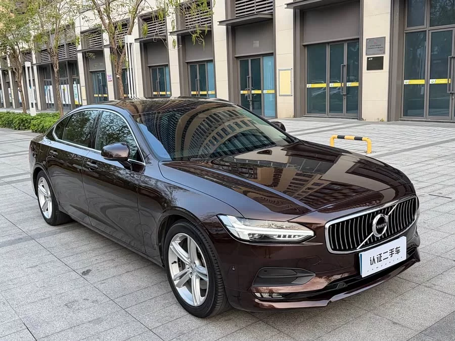 Volvo S90