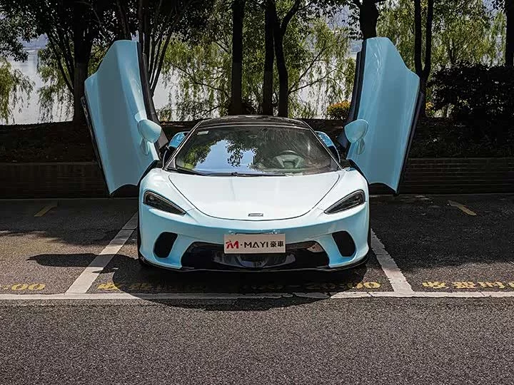 McLaren GT