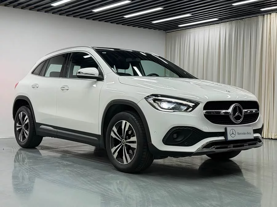 Mercedes Benz GLA
