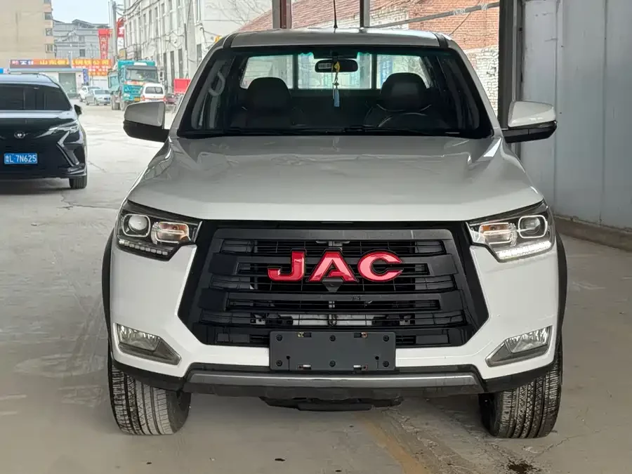 JAC Group JAC T8