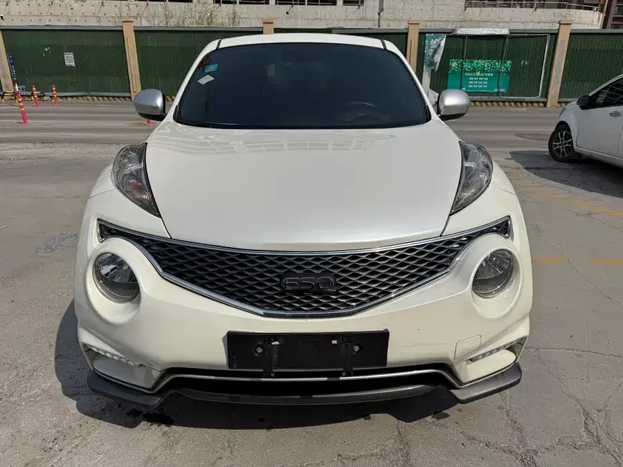 Infiniti ESQ