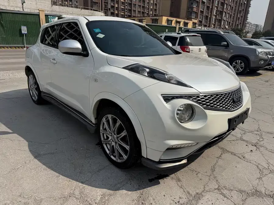 Infiniti ESQ
