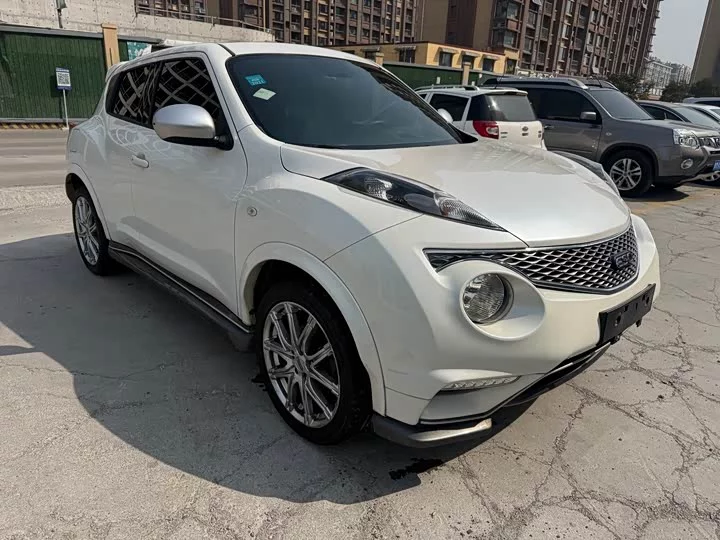 Infiniti ESQ