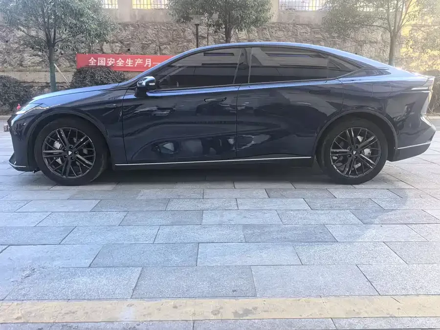 Deepal dark blue SL03